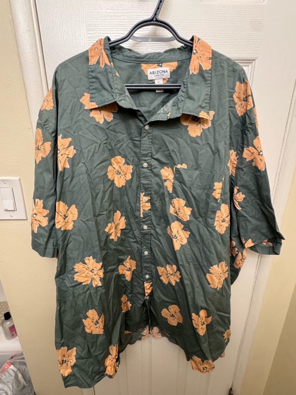 Arizona Jean Company Green Button-Down Shirt with Yellow Floral Print